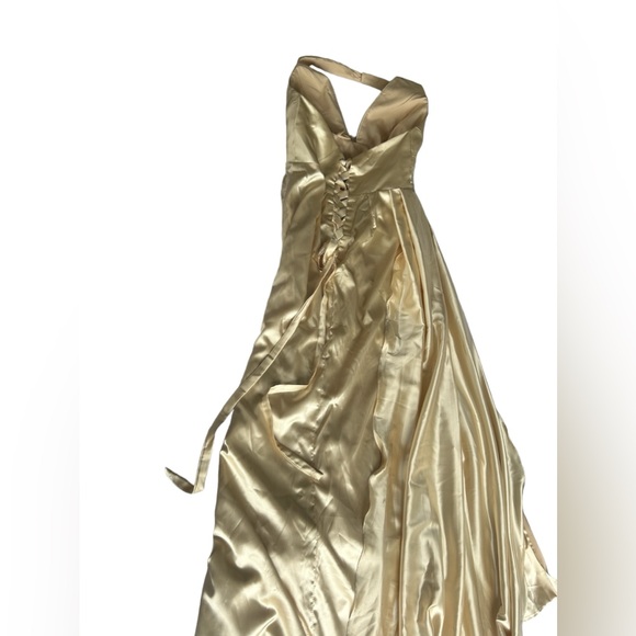 Women's formal dress - Picture 2 of 3